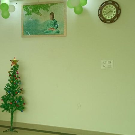 Hotel Blue Heaven Oyotownhouse Газиабад Екстериор снимка
