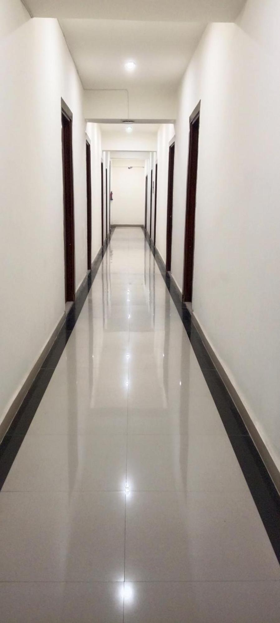 Hotel Blue Heaven Oyotownhouse Газиабад Екстериор снимка