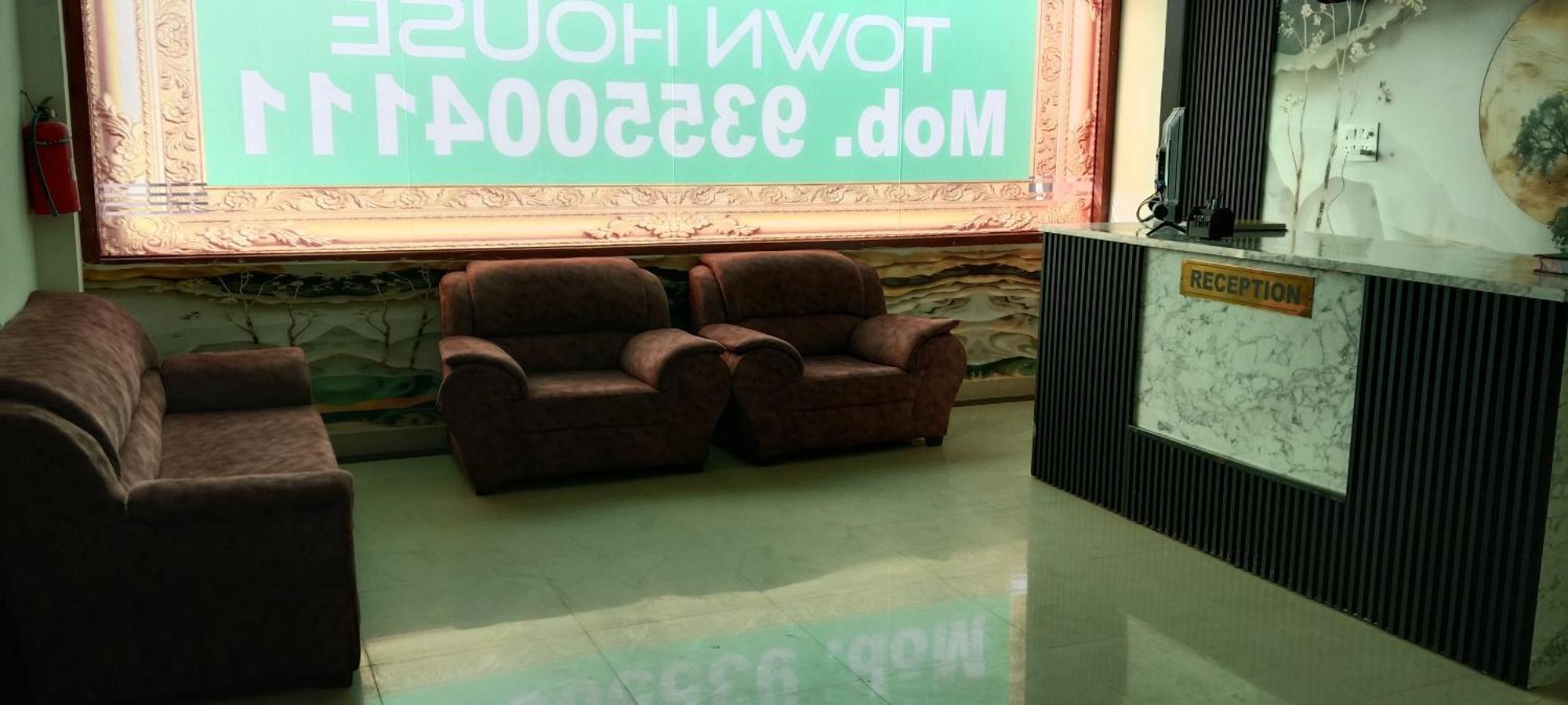 Hotel Blue Heaven Oyotownhouse Газиабад Екстериор снимка